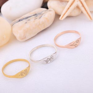 Dainty Engraved Birthflower Ring, Engraved Birthflower Band, Custom Flower Ring, Personalized Birth Flower Gold Ring,Birth Month Floral Ring