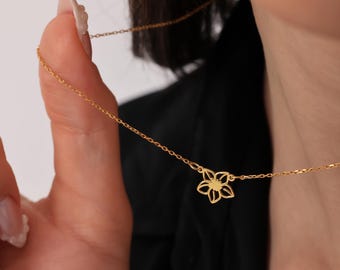 Dainty Birth Flower Necklace, Gold Birth Flower Bouquet Necklace, Birth flower Family Gift,Personalized Flower Necklace,Birth Flower Bouquet