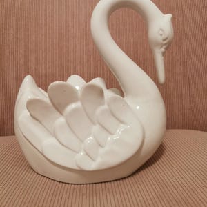 Pereiras Ceramic Swan Planter