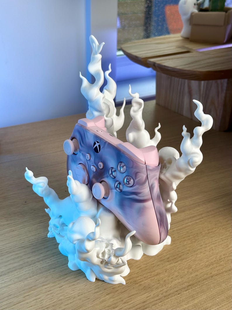 Spooky Controller Stand - 3D Printed Gaming Accessory for Desk or ...