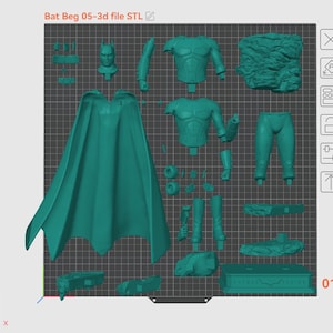 Può includere: Un kit di modelli stampato in 3D di colore teal di un supereroe, con cappuccio, mantello, busto, arti e altri componenti. Il kit include una base con un simbolo di pipistrello e il testo "01". Il titolo "Bat Beg 05-3d file STL" è in alto.