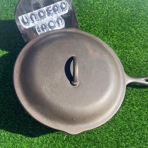 Three Notch Lodge #10 cast iron skillet WITH lid! Circa 1960’s DEAD Flat!