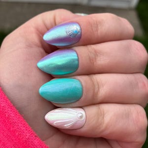 Mermaid-inspired Custom, salon-quality, reusable press-on nails and application kit!! Pearl and 3D detail, mermaid fin, chrome, teal&purple