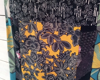 Kakemono, tableau textile, tissus japonais "matsu" noir et jaune