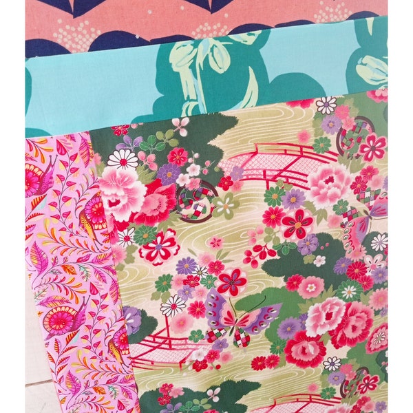 Kakemono, tableau textile, tissus japonais sakura vert et rose