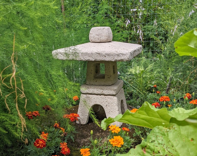 Large 24" Tall Hypertufa Garden Lantern (Limestone) | Lightweight Concrete | Outdoor Pagoda Sculpture | Frost Proof | Japanese Tea Garden