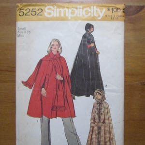 Einfachheit 5252- Misses Cape / 2 Ansichten / Größe S / 8-10