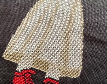 Nieśmiały duch halloweenowy – łatwy wzór krzyżykowy w formacie PDF