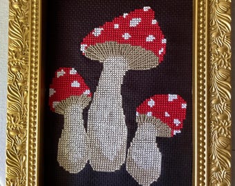 Wzór haftu krzyżykowego na muchomora, dekoracja Cottagecore (wzór PDF)