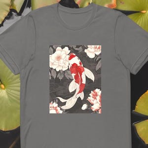 Koi Fish T-Shirt - Elegant Japanese Design - Traditional Japanese Pattern - Unisex t-shirt- Koi Art Print Shirt - Japanese Koi Design