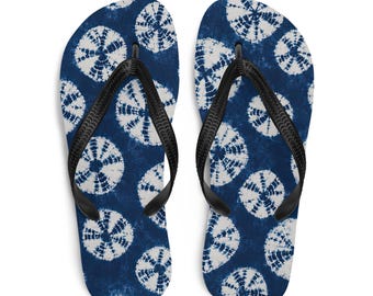Infradito giapponesi Shibori blu e bianche / Sandali da spiaggia ispirati alla tintura indaco / Calzature estive per la costa