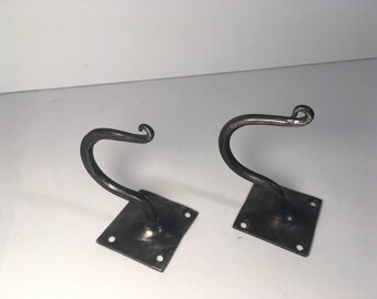 Pair of Hooks - 2H25