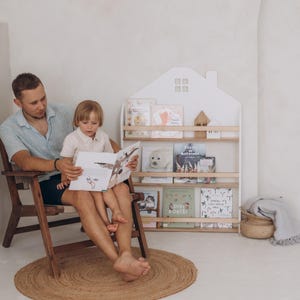 Kids room book storage – White Montessori wall bookshelf, Nursery floating shelf for toddlers, Open house-shaped bookcase for nursery