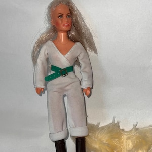 Vintage 1977 Hasbro Spelling Goldberg Charlie&#39;s Angels TV Show Barbie Doll, 9&quot;.