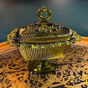 Vintage Indiana Glass Avocado Green Lacy Edge Covered Pedestal Compote – Mid-Century Pressed Glass Candy Dish - Vanity Jar with Lid