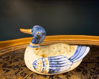 Vintage Asian Porcelain Duck Trinket Box: Hand-Painted Blue & White Keepsake