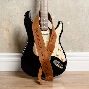 Sangle de guitare personnalisée Sangle de guitare en cuir cadeau musicien, accessoires de guitare parfaits Sangle de guitare personnalisée cadeau d&#39;anniversaire unique