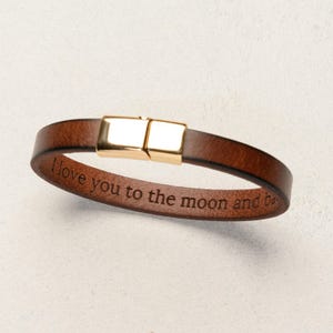 Gepersonaliseerde leren armband met geheime boodschap 1 jarig jubileum sentimentele cadeaus voor vriend, gegraveerde armband Cadeau voor echtgenoot