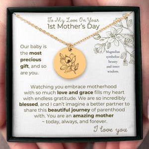 1º colar com pingente de magnólia para o dia das mães do marido ou parceiro, pingente personalizado gravado para esposa, nova mãe, presente de dia das mães para novas mães