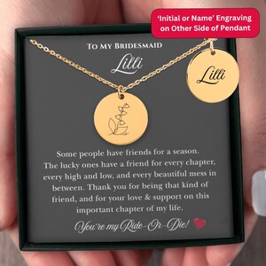 Presente personalizado para madrinha de casamento com flor de nascimento e inicial ou nome | Colar com pingente gravado para sua festa de casamento | Cartão com mensagem de agradecimento