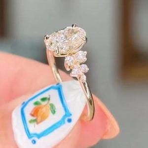 Vintage Oval Lab Grown Diamond Engagement Ring 14k Solid Yellow Gold Cluster Lab Diamond Ring Art Deco Snowdrift IGI Certified Diamond Ring