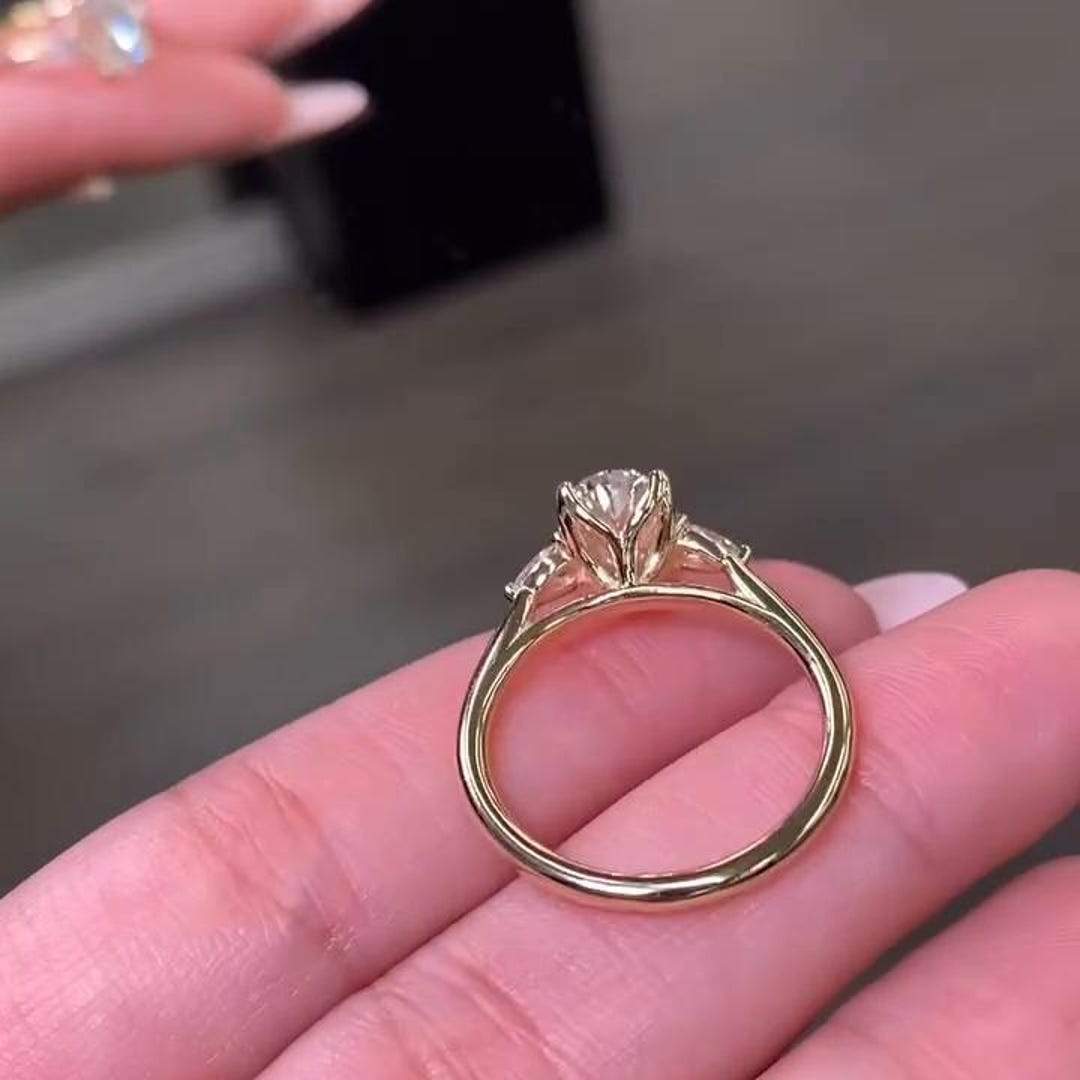 Lab Grown Diamond Oval Cut Three Stone Engagement Ring Vintage 3 Stone ...