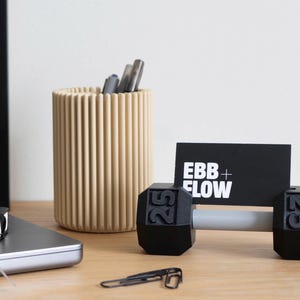 Porte-cartes de visite haltère - Accessoire de bureau unique pour salle de sport, décoration de bureau sur le thème de la remise en forme, cadeau d'entraînement pour entraîneurs et entrepreneurs