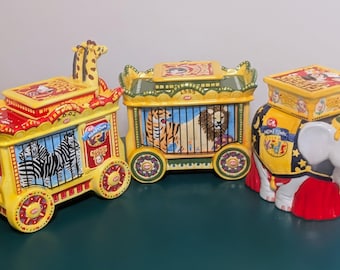 Team IGA 1998 LTD Edition Circus Daze Hometown, zebra en leeuw keramische koekjestrommelset!
