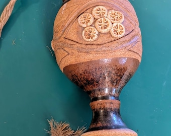 Alimentador de beija-flor em cerâmica com arte em areia