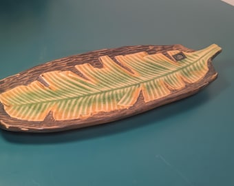 Plato de sushi de cerámica con forma de hoja de Myiabi