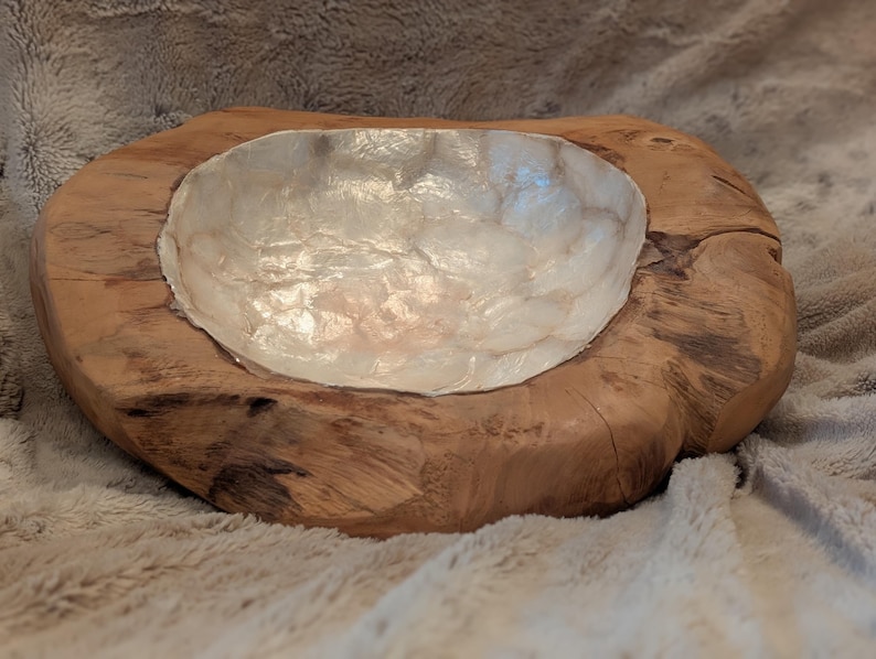 Rare 20th Century Decorative Wooden Bowl With Mother Of Pearl Inlay