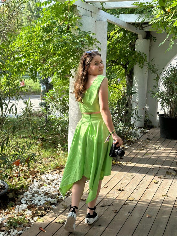 blue and green marble dress 1960s Bright Green Floral Appliqué Shift Dress, sz. M main image 1