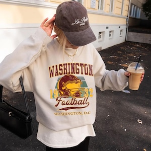 ワシントンフットボールファンTシャツ、ワシントンスウェットシャツ、ワシントンパーカー、試合日フットボール、ヴィンテージフットボールTシャツ、フットボールユースTシャツギフト