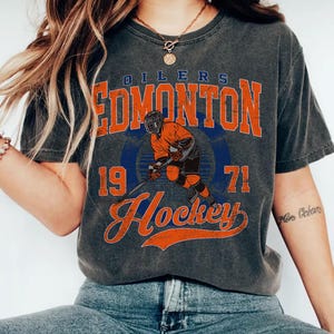 Comfortkleuren Edmonton Oilers Hockey T-shirt, uniseks T-shirt voor sportfans, Graphic Sports Tee, Oilers Team T-shirt, T-shirt hockeyfan