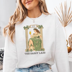 Moletom engraçado do Dia de São Patrício, camiseta irlandesa, camiseta com a carta de tarô The Sassy Lass, Lucky, camiseta Shamrock, carta de tarô, presente do Dia de São Patrício
