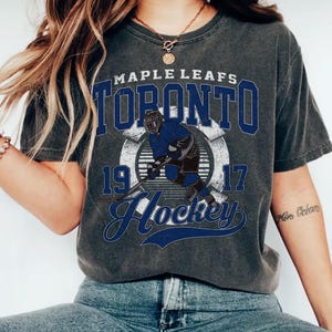 Comfort Colors® Vintage Toronto Maple Leaf T-Shirt, Toronto EST 1917 T-Shirt, Retro Toronto Eishockey T-Shirt, Maple Leaf T-Shirt