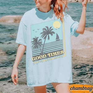 T-shirt couleurs confort Good Times et lignes bronzées - chemise de plage rétro - chemise Beach Vibes - chemise vacances d'été - cadeau pour elle