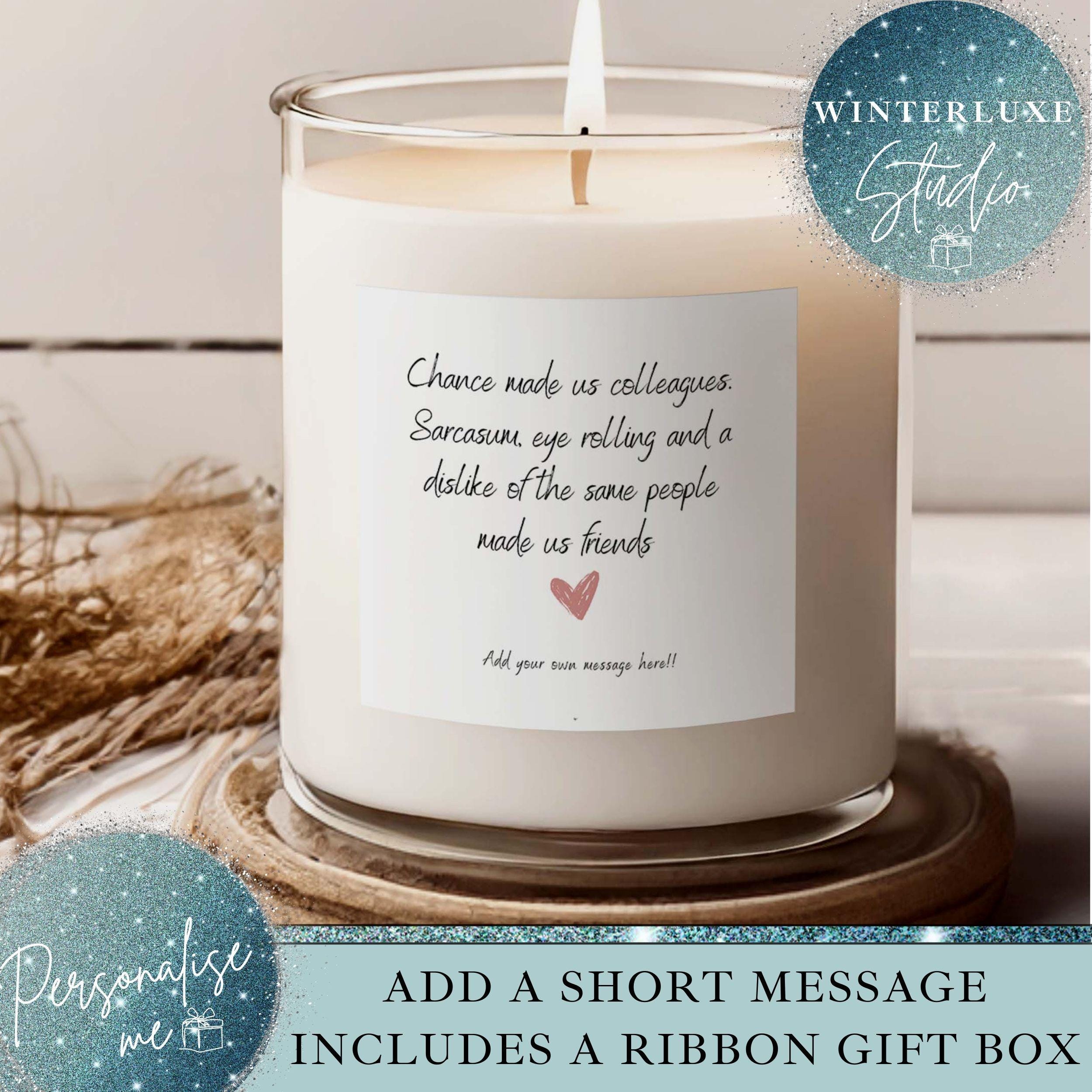 Libro De Notas De Apertura Página En Blanco Con Pluma Y Hermosa Forma De Corazón De Cerámica