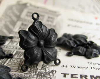 Hibiscus flower necklace link, antiqued black brass, 20mm (4)