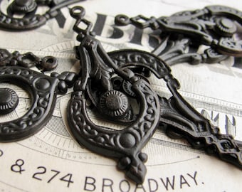 Art Deco pendant drop, 30mm, black antiqued brass (4 earring charms) black patina dangle