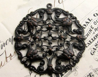 Gilded Age Art Nouveau round filigree pendant, 49mm antiqued black brass filigree, blackened brass, pierced ornament, dark patina OR-FF-016