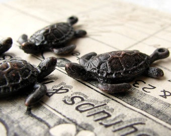 Turtle charms, 22mm, antiqued black pewter (2 charms) oxidized patina, pond life, ocean sea, beach, nautical, boating