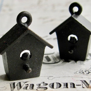 Bird house charm, 17mm, black pewter casting (2)