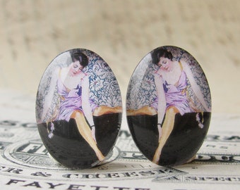 1920s vintage stocking ad, 25x18mm glass oval cabochons, mirrored pair, opposites, flapper era, Jazz fashion, commercial illustration