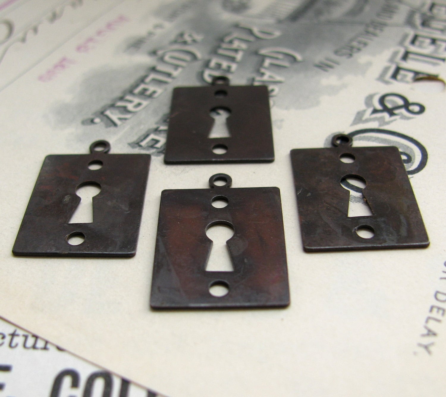 Keyhole charms - 18mm black antiqued brass escutcheon - flat key hole…
