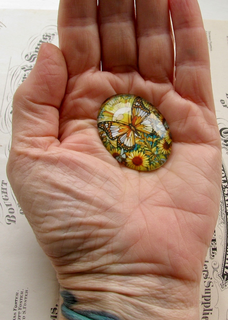 Stained glass butterfly and sunflowers, handmade glass oval cabochon, 40x30mm, garden, rebirth, renewal, winged, wings image 2