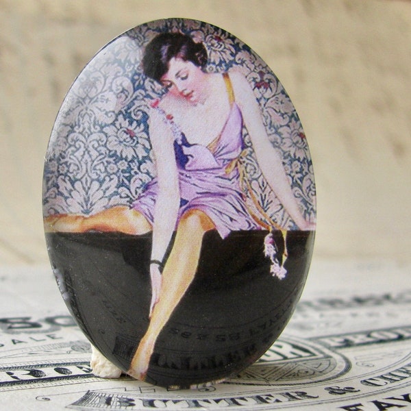 1920s vintage stocking ad, 40x30mm or 25x18mm glass oval cabochon, flapper era, Jazz fashion, commercial illustration, Roaring Twenties
