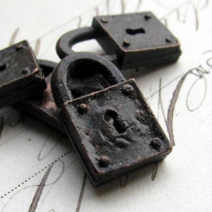 Rustic, weathered jewelry box lock charm, black metal finding, cast pewter 18mm (4)  small size, key hole, oxidized