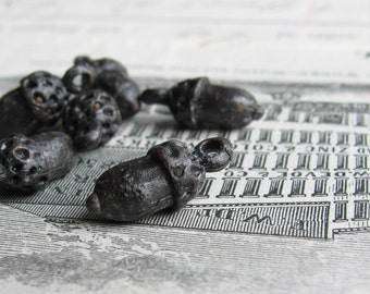 Tiny rustic black acorn charms, 14mm, antiqued black oxidized pewter (4 charms) autumn, fall, woodland, forest, nature, three dimensional