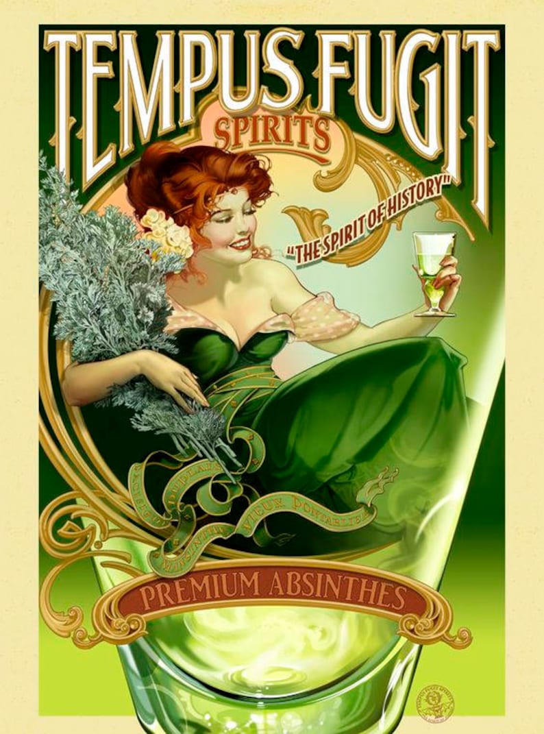Op de afbeelding: Een vintage poster die reclame maakt voor "Tempus Fugit Spirits" absint. De poster toont een vrouw in een groene jurk die een bos groene kruiden vasthoudt. De tekst "The Spirit of History" staat op de poster.